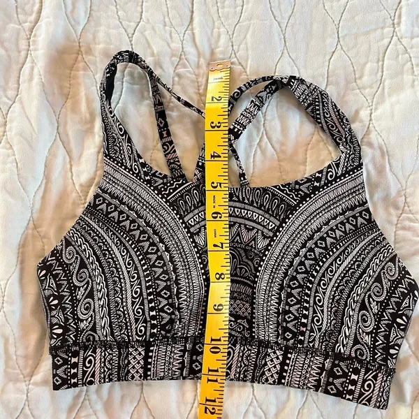 Lululemon 4/S Energy Sports Bra Geometric Black And White Padded EUC - Image 5