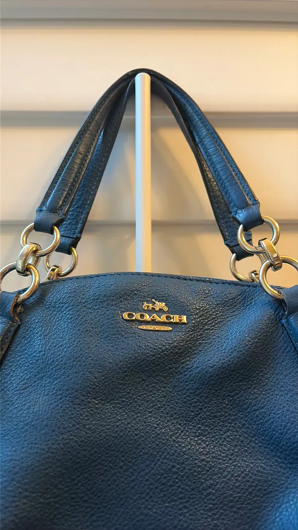 Coach Blue PebbledLeather Shoulder or crossbody bag with silver hardware - Image 3