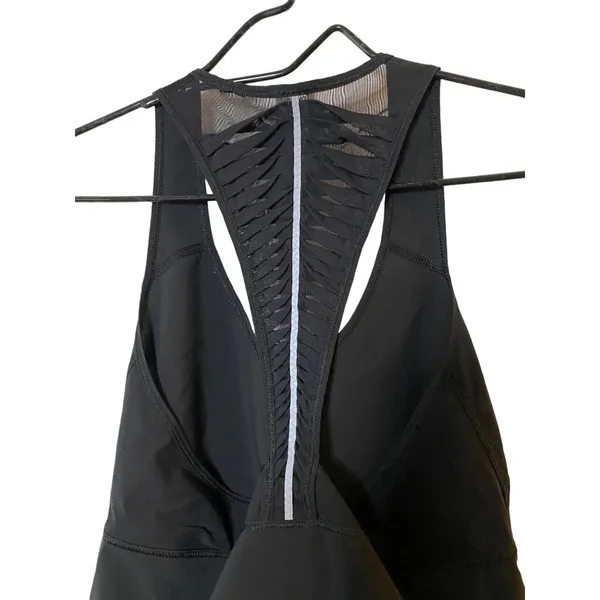 Lululemon Vent‎ It Out Singlet Black fits size 2 or 4 rare - Image 4