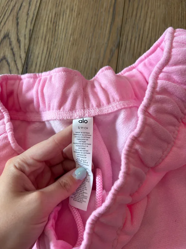 Alo sweet pink sweat shorts - Image 3
