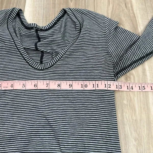 Lululemon Circadian long sleeve casual top size 2 - Image 6