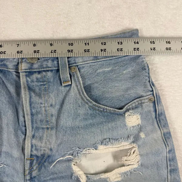 Levis Premium 501 Original Shorts Womens 27 Light Wash Blue‎ High Rise Cut Off E - Image 4