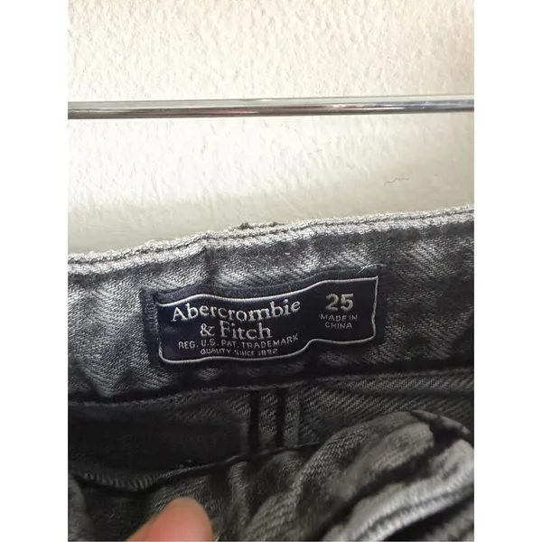 Abercrombie & Fitch Grey Denim Mini Skirt Size 25 - Image 7