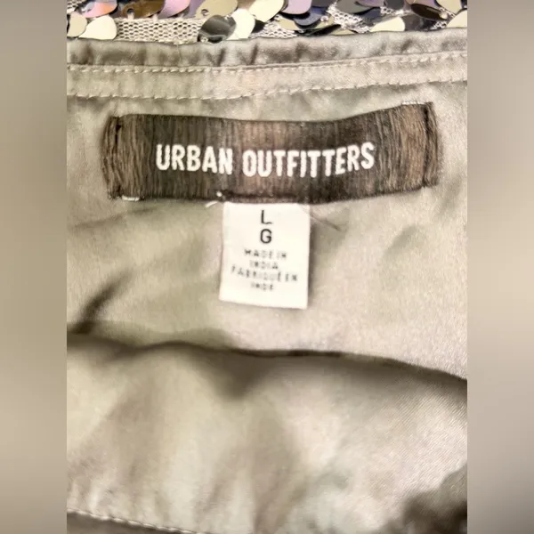 Urban outfitters women’s Silver Sequin Mini Skirt size Large skirt only for sale - Image 8