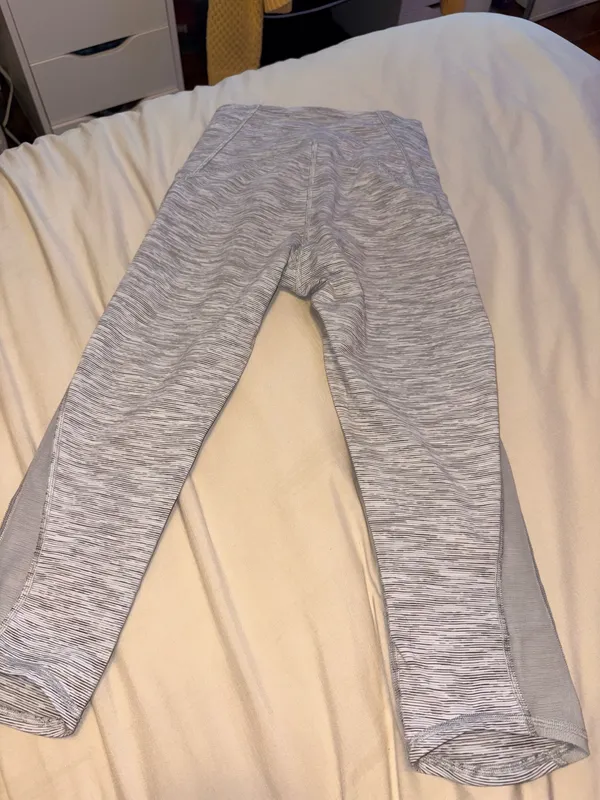 Lululemon Wunder Under Crop - Image 3
