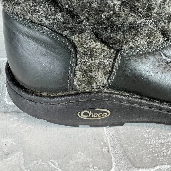 Chacos Waterproof Boots Womens 9.5 Black Gray Quilted Arbora Wool Leather Vibram - Image 4