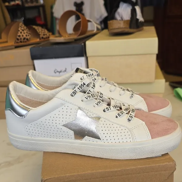Vintage Havana White and Pink Star Sneakers - Image 4