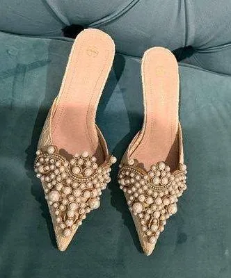 Vita Grace Women's Beaded Kitten Heel Slip-On Mule size 7 - Image 3