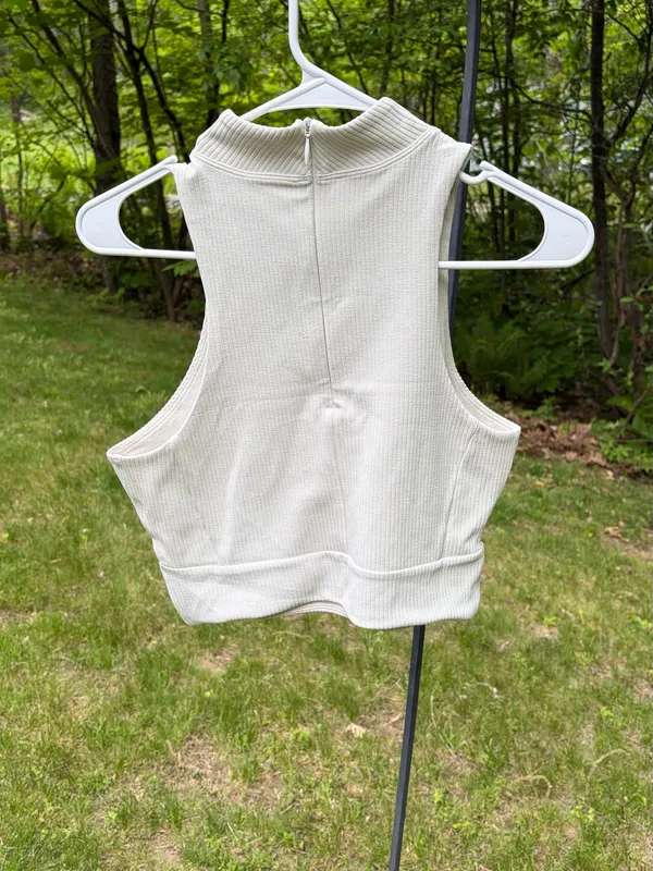 Lululemon Ribbed Softstreme Mockneck Cropped Tank Size Medium - Image 5