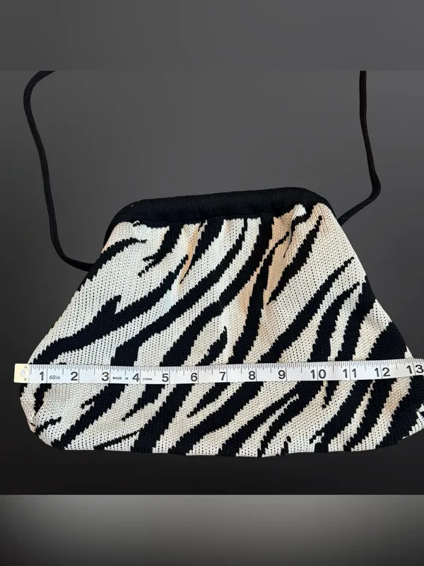 🦓 ZEBRA PRINT KNIT DUMPLING CLUTCH | 2 - Image 6