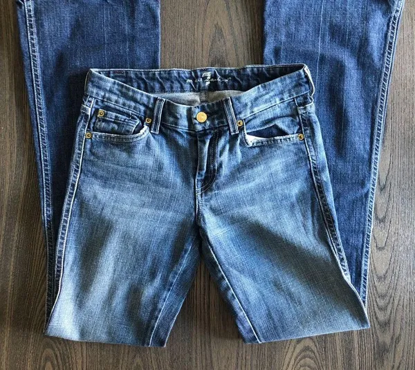 “A” Pocket Flare Jeans. Size 25 - Image 4