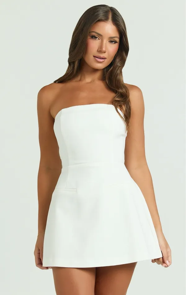 White mini dress with cape - Image 2
