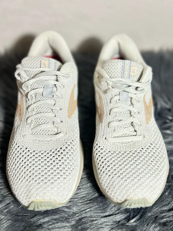 BROOKS REVEL 2 Running Shoes Cream Champagne Shimmer Women’s Size 8.5 - Image 3