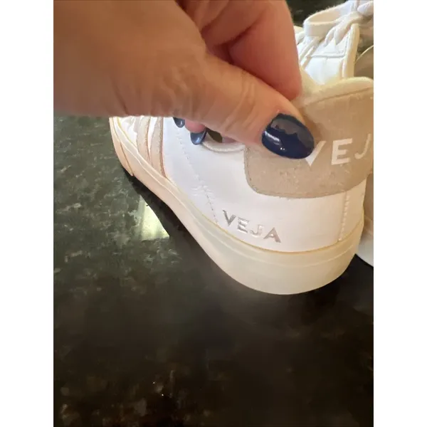 Size 7 VEJA Campo White Sneakers Tennis Shows White Gold Campo Trendy Low Top - Image 4
