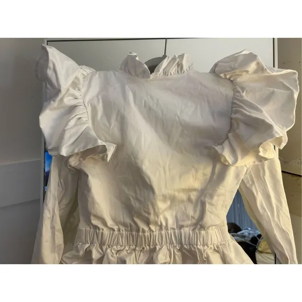NEW White MAKING THE CUT Ruffle Long Sleeve Tie Front Jacket M $90 - Image 4