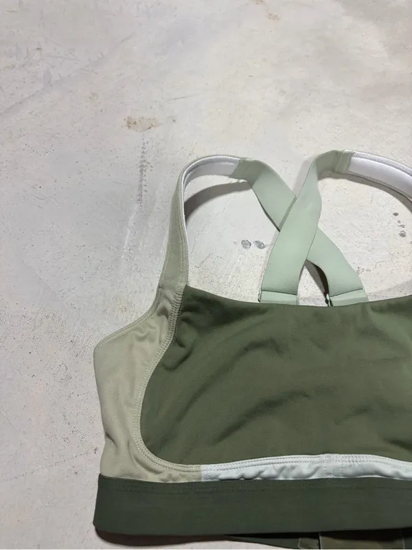 Vitality athletica ascend II Hue sports bra medium green - Image 3