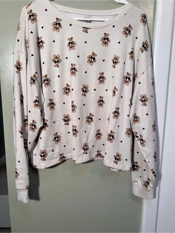 American Eagle Women’s Size Large Lounge Sweatshirt Beige Teddy Bear Print Heart - Image 5