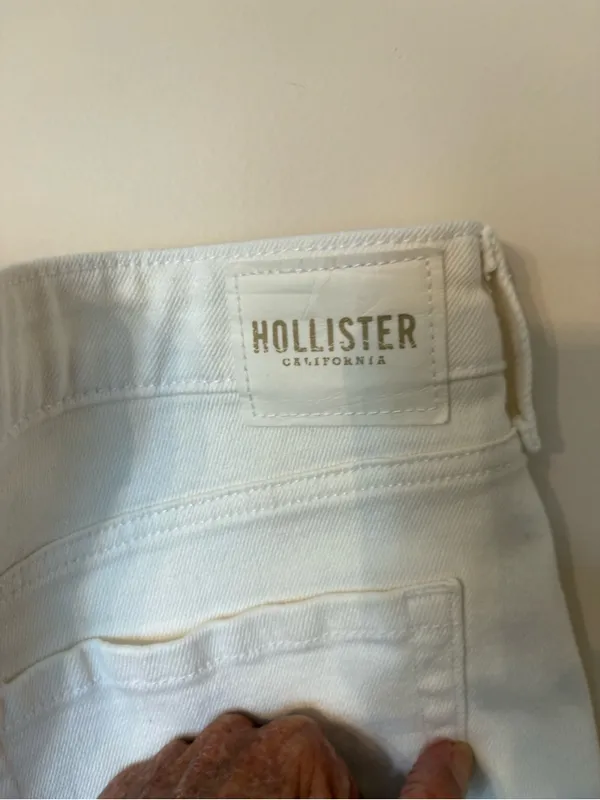 Hollister Women's Straight Leg Mom Jeans - Cream White - Image 7