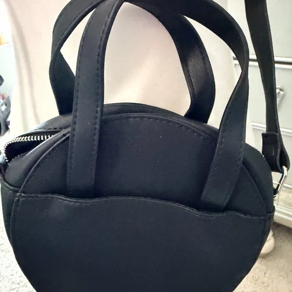 Elegant Black Crossbody‎ Bag - Image 4
