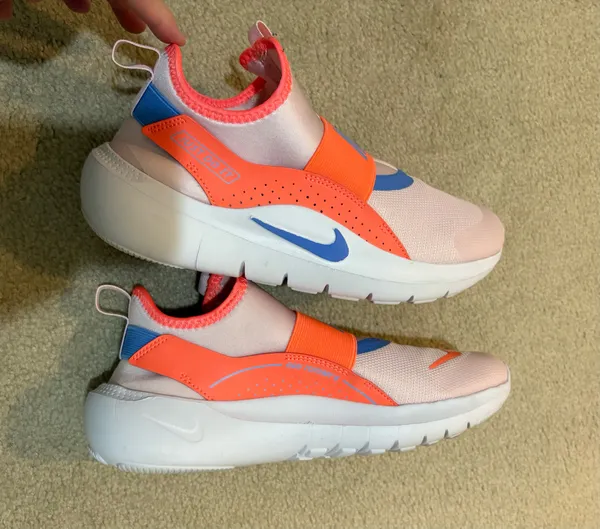 EUC Nike shoes  - Image 3