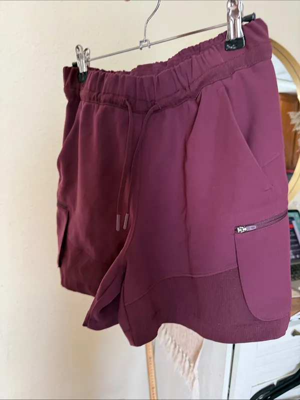 Lululemon Relaxed High-Rise Cargo Short 4.5"‎ Size 4 Cassis - Image 5
