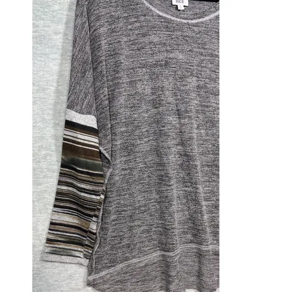 BKE‎ Womens Grey Heathered Striped Sleeve Oversized Knit Top Size M - Image 3