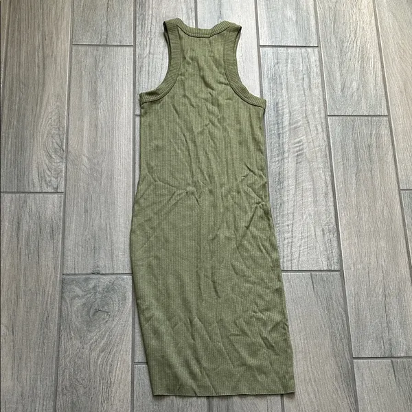 WSLY Sage Green Ribbed Midi Dress - Image 4