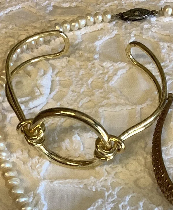 Trendy Gold Tone Bangle - Image 4