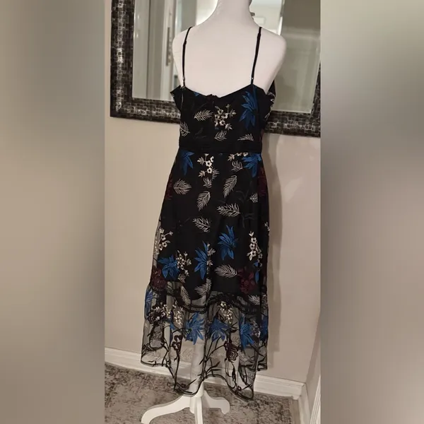 Stunning JACK by BB Dakota Embroidered Floral Black Sheer Overlay Dress size 10 - Image 4