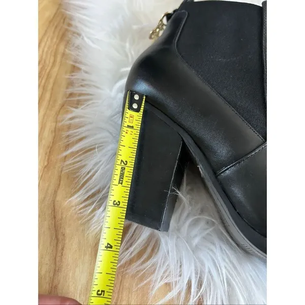 Michael kors black leather booties size 8.5 with charms in the back stylish mode - Image 9