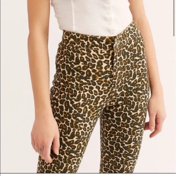 WE The‎ Free Belle Animal Print Cropped Skinny Jeans Sz 26 Leopard - Image 3