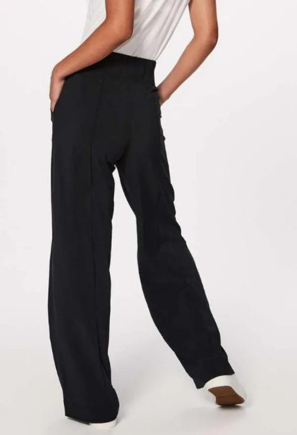 Lululemon Noir Pant - Image 2