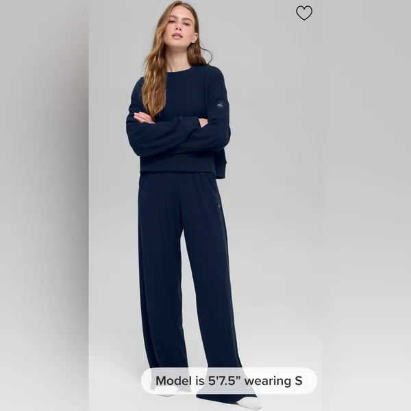 Alo Yoga NWT Muse Wide Leg Pants Navy Blue Relax Fit Size S Front Pockets - Image 4