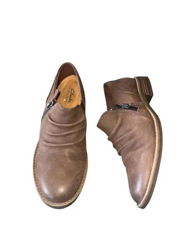 NEW Clarks Camzin Pace Bootie Brown SZ-7.5 Ruched Low Heel Ankle - Image 10