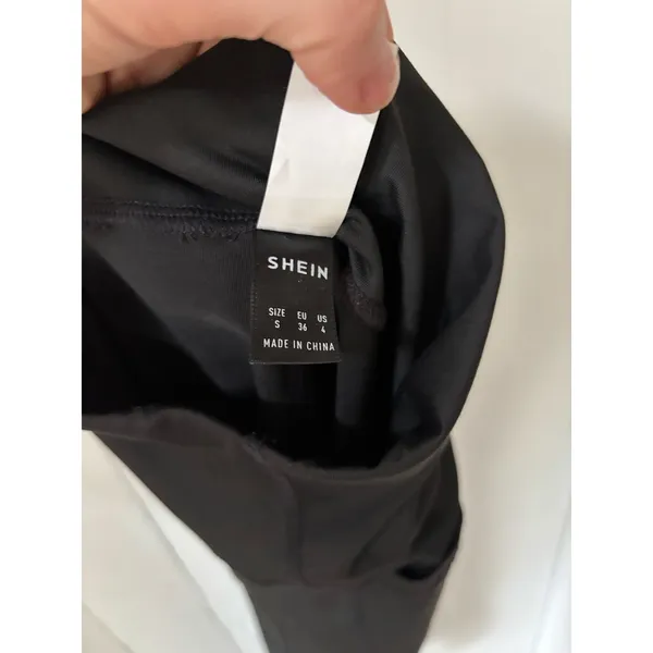 Shein Cropped Leggings size small nwot - Image 3