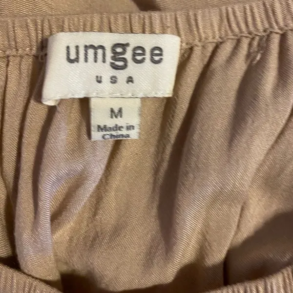 Umgee 3/4 sleeve, off shoulder top. LIKE NEW!! - Image 4