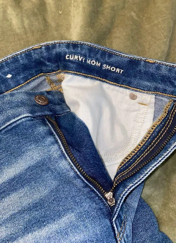 American Eagle Jean Mom Short - Image 6