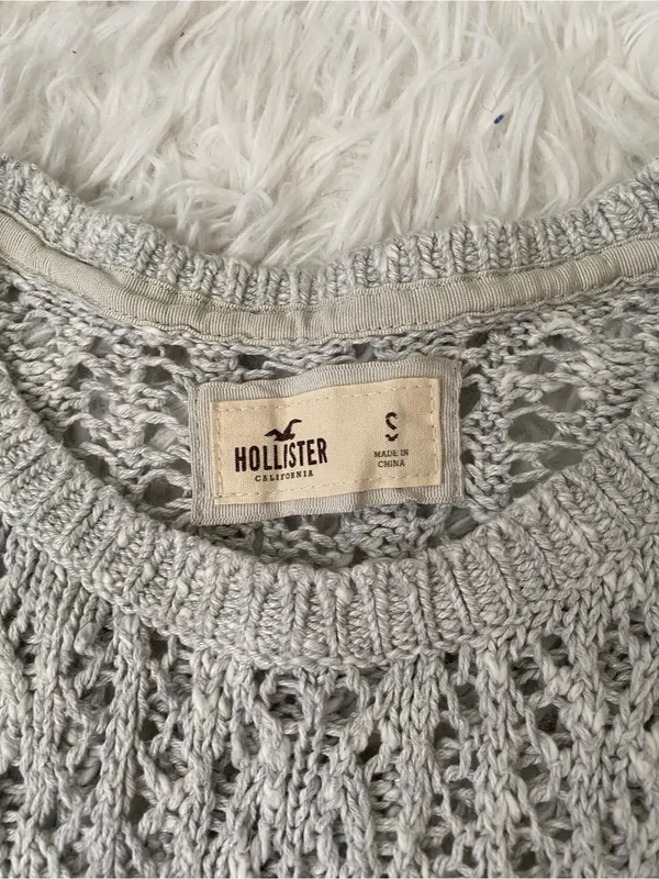 Hollister Co light gray open knit crotchet sweater top womans size small - Image 4