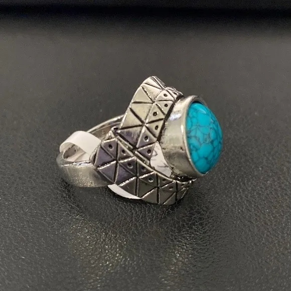 Silver and Turquoise Ring Size 8.75 - Image 3