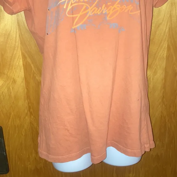 Orange Harley Davidson Motorcycle Milwaukee, WI T-Shirt Size Medium - Image 4
