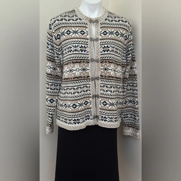 Croft & Barrow Cream Beige Black Nordic Pattern Metal Clasp Closure Sweater Sz L - Image 4