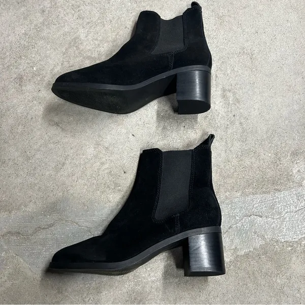 STEVE MADDEN Rhiannon Chelsea Black Suede Boots Womens Size 6.5M - Image 2