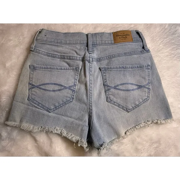 Abercrombie and fitch light wash shorts size 0 - Image 3