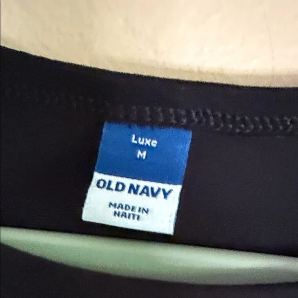 Old Navy Black Women's Sleeveless Tank Top - Image 2