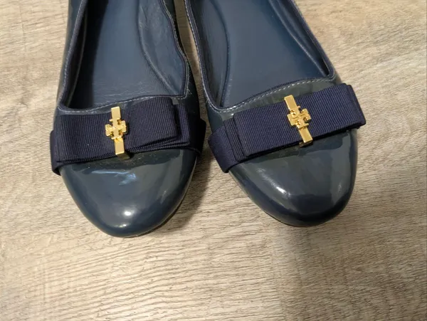 Tory Burch Navy Blue Patent Leather Trudy Ballet Flats Size 6.5 - Image 4