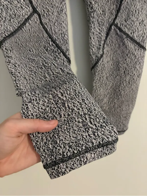 Lululemon Cropped Mesh Detail Leggings size 4 - Image 3