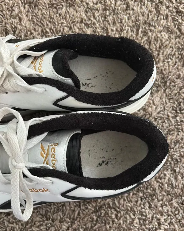 Sneakers - Image 4