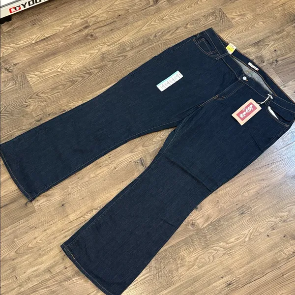 Levi's NWT 590 Bootcut Fuller-Waist Jeans 22W - Image 2