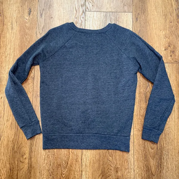 NFL Team Apparel New England Patriots Sweatshirt Womens Small Blue 1960 Graphic Pullover - Image 8