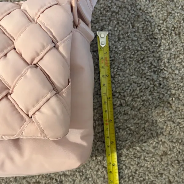 Chic Quilted Pink Crossbody Bag - Image 6